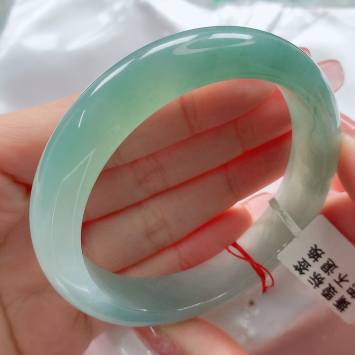 翡翠手镯未镶嵌高货微瑕捡漏款冰透湖水绿渐变海蓝之谜56