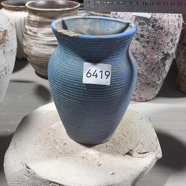 摆件高20，口10，瑕疵处理口磕碰，无孔，6419