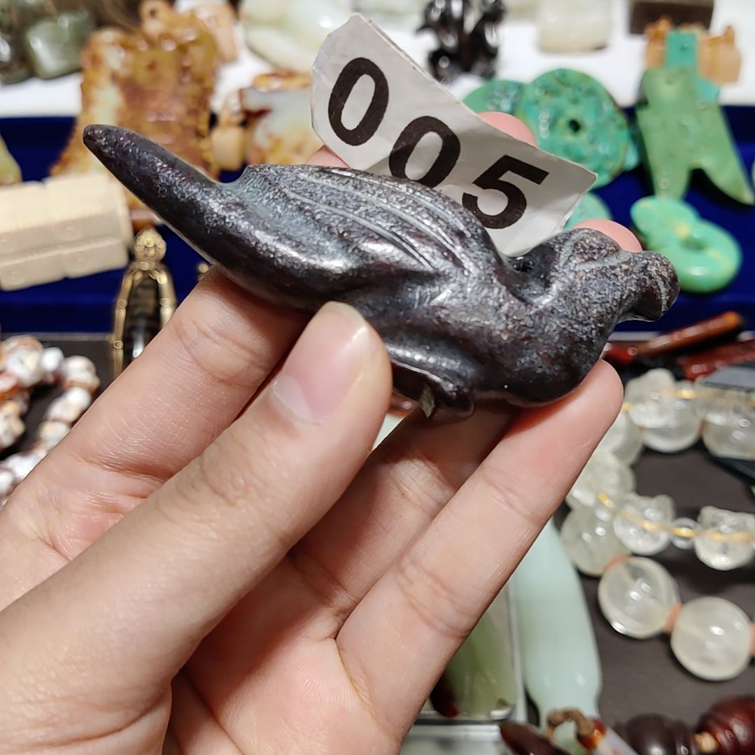 透闪石质玉未镶嵌颈饰