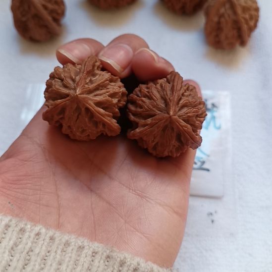 过***生盘山文玩核桃三棱子全品无修