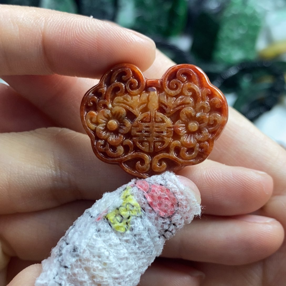 翡翠颈饰未镶嵌吊坠