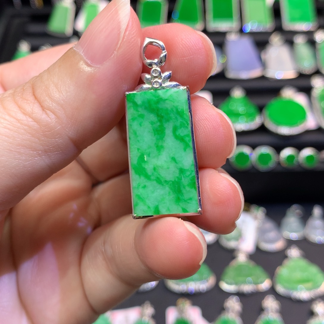 翡翠18K金镶嵌吊坠(不含链)有石纹