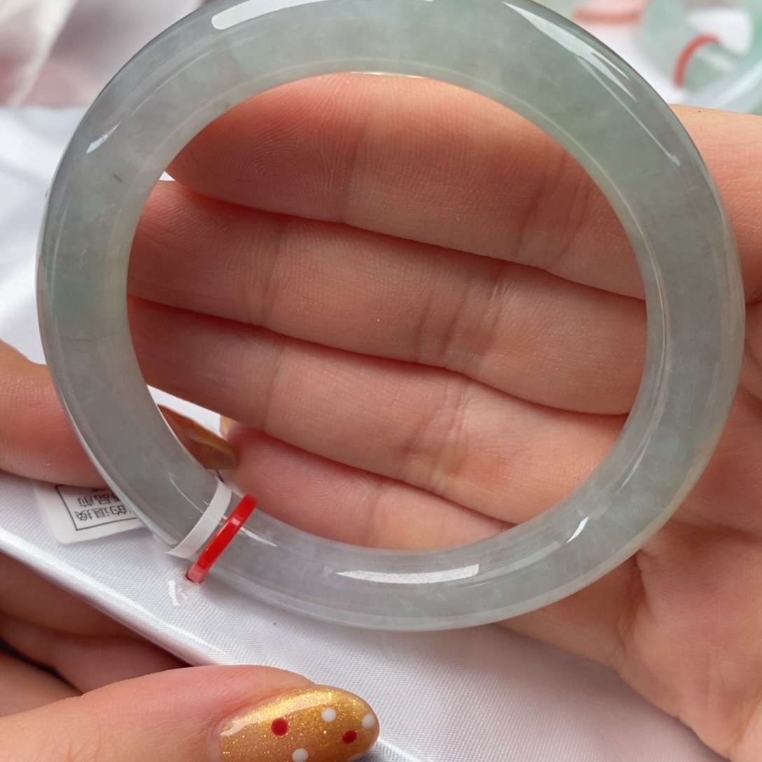 翡翠手镯未镶嵌57圆条