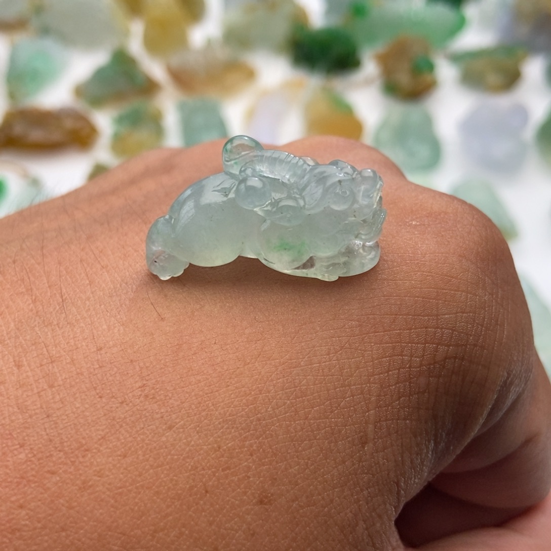 定制翡翠未镶嵌貔貅