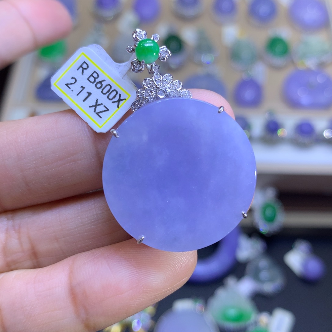 翡翠颈饰18K金镶嵌翡翠