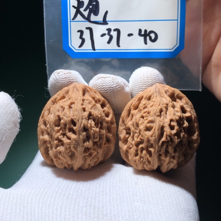 文玩核桃吊坠南疆高炮拉丝43