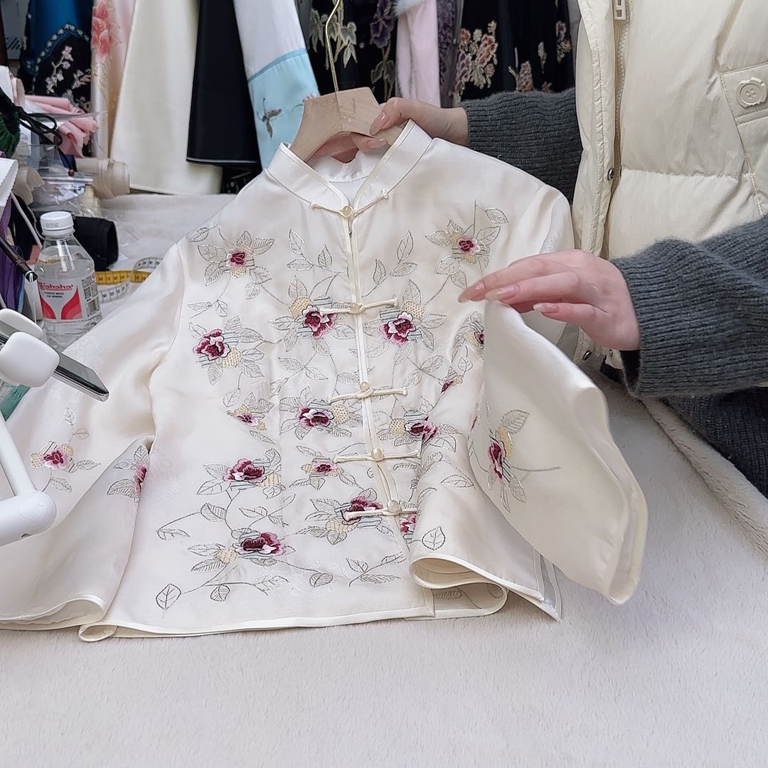 刺绣秋*苏州真丝衣服