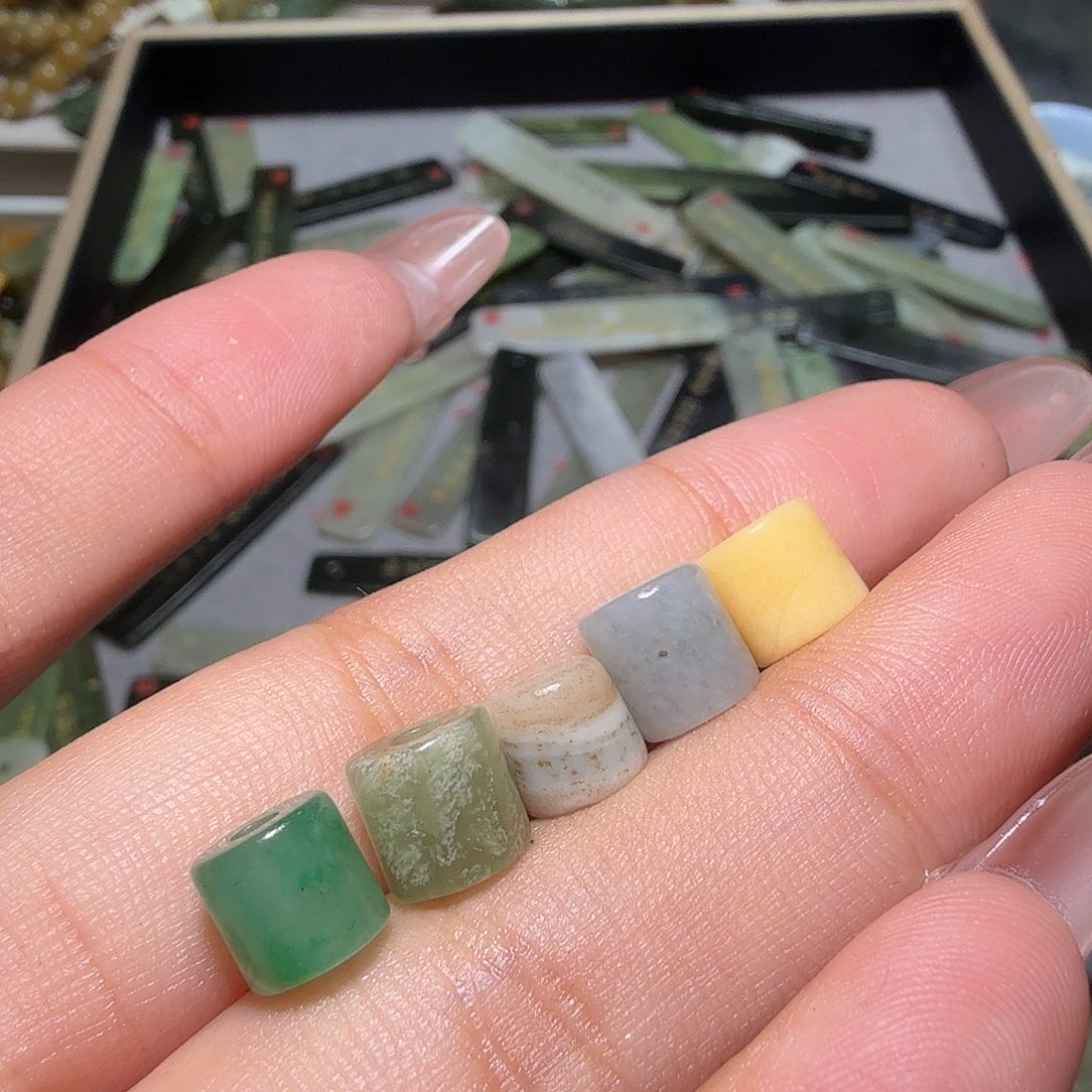 和田玉未镶嵌珠宝奇石