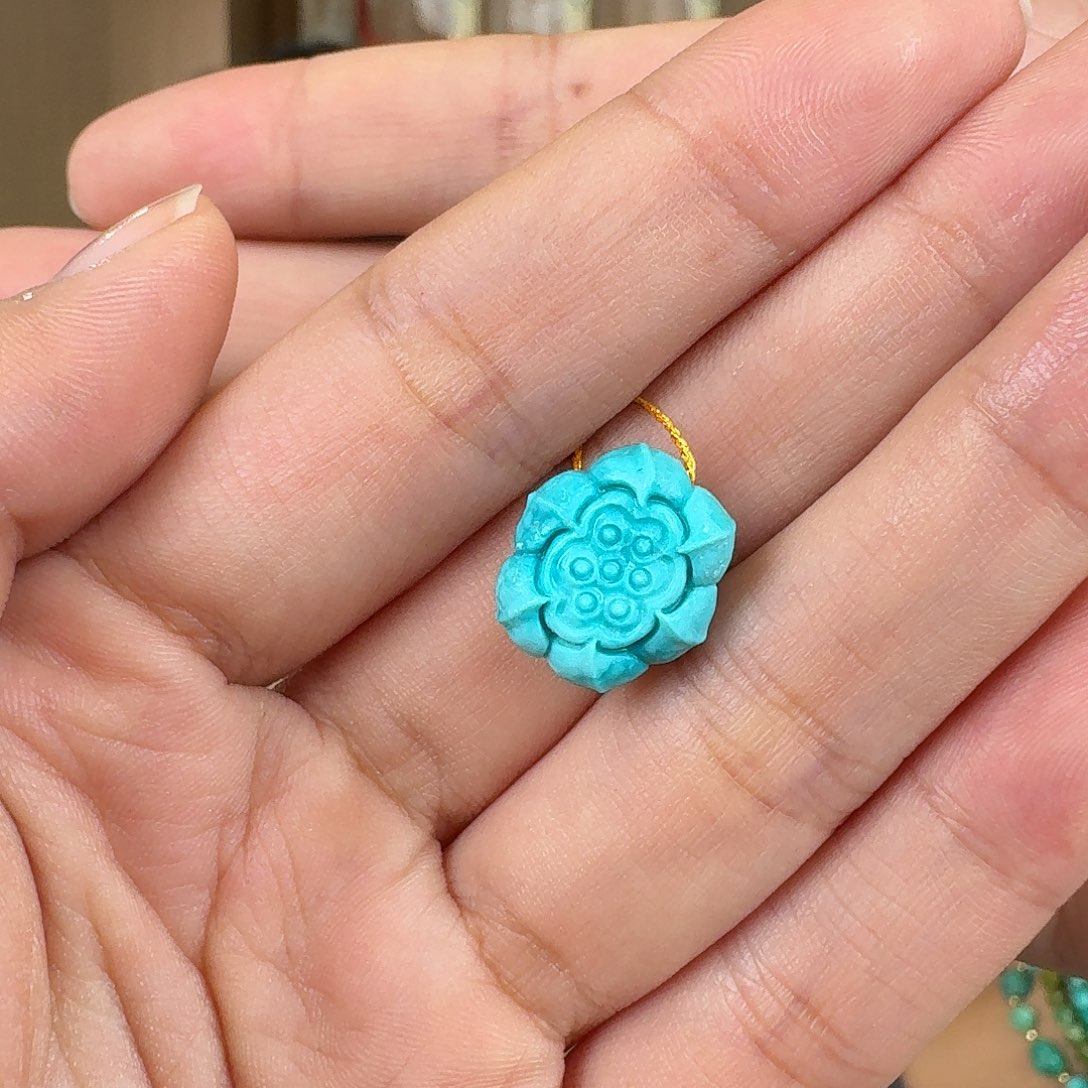 皮***蛋绿松石未镶嵌珠宝奇石