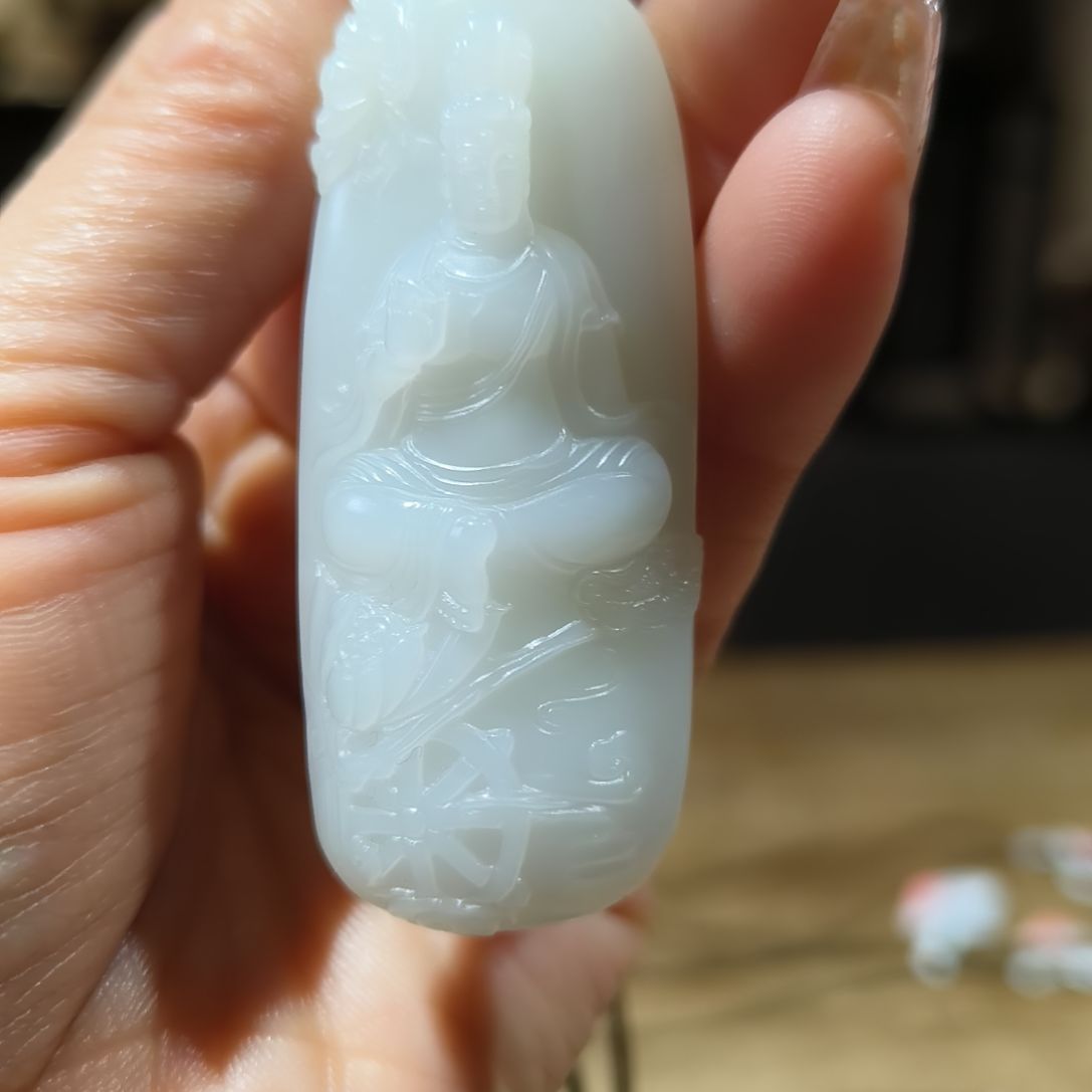 和田玉颈饰未镶嵌蛋**怂