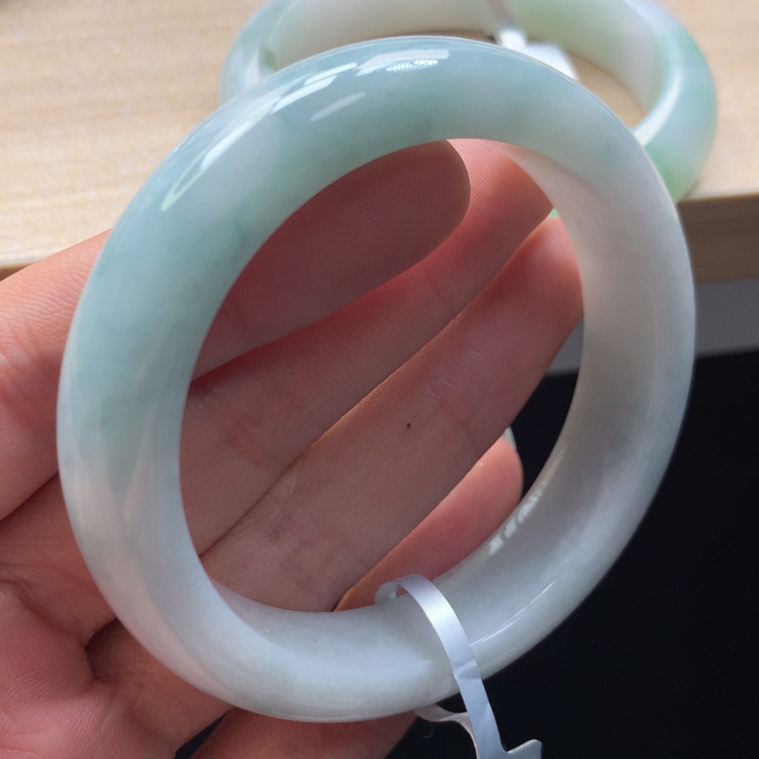 未镶嵌手镯翡翠手镯