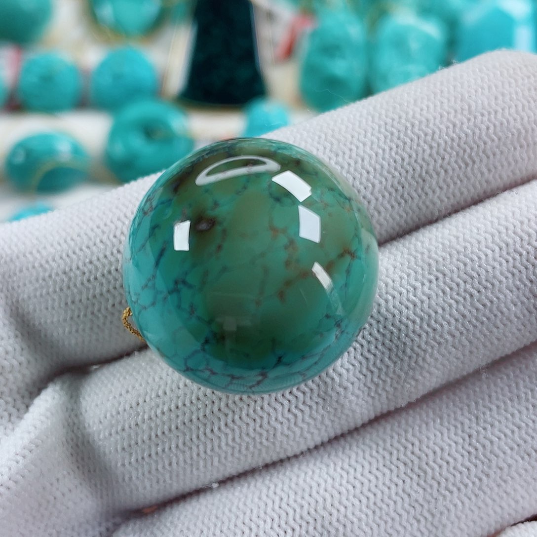 绿松石颈饰未镶嵌