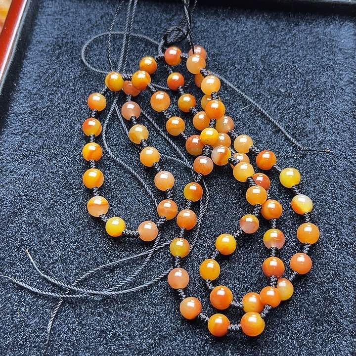 石英质玉（黄龙玉）颈饰未镶嵌