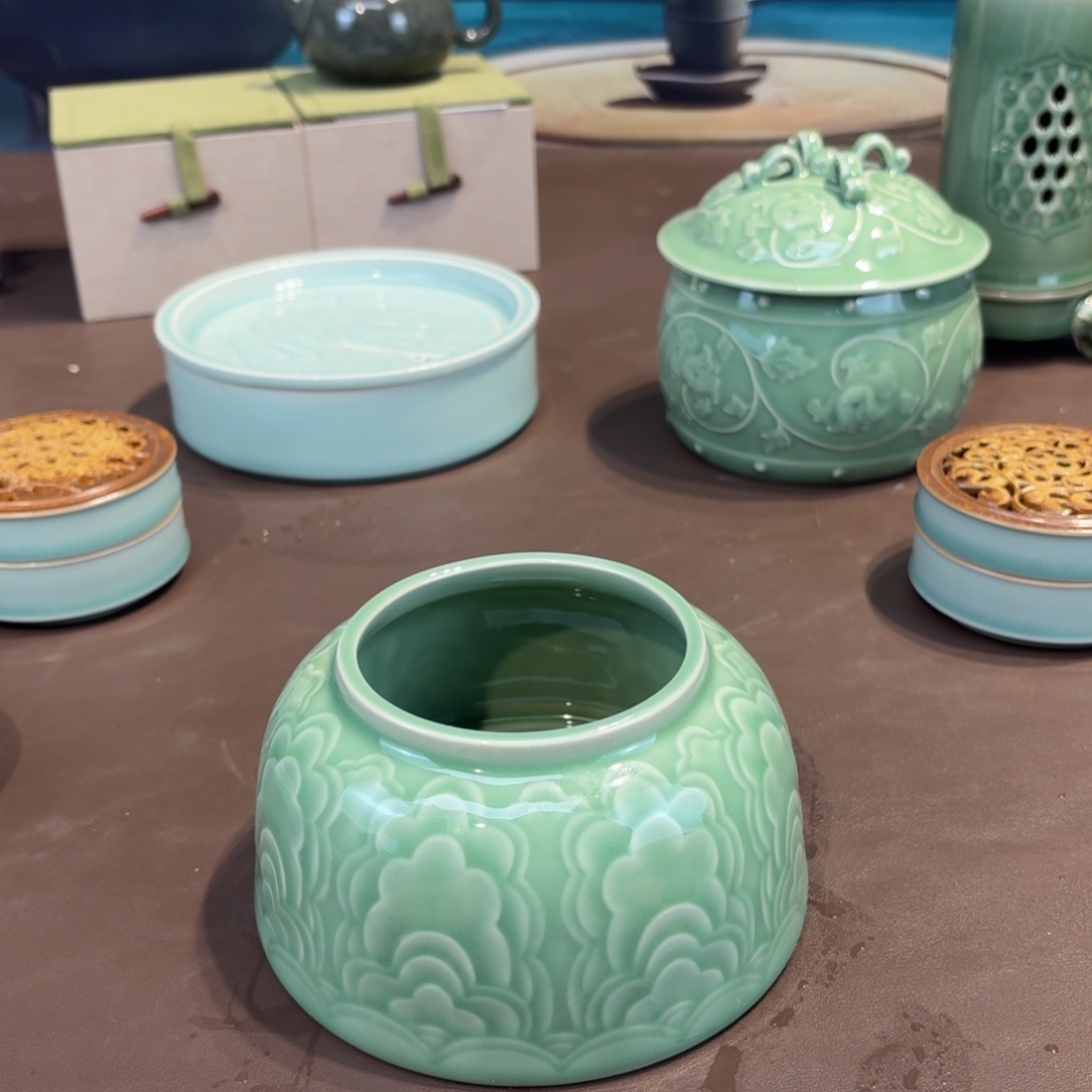 杯龙泉青瓷茶具微瑕