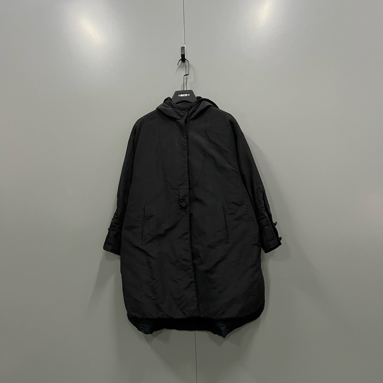 95新 Prada/普拉达 （jp）206 黑色连帽派克大衣 38码/95新