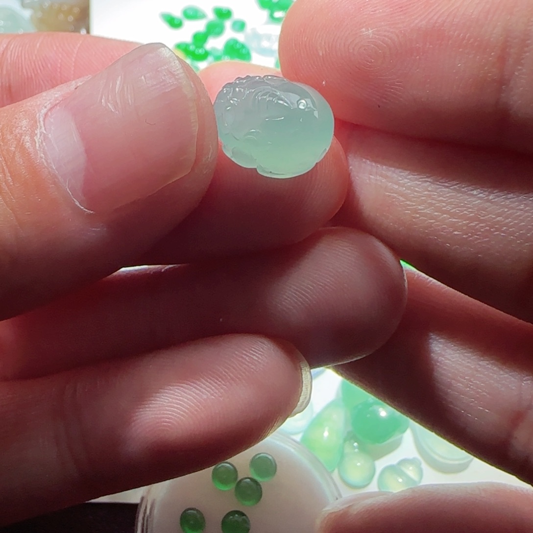 定制翡翠未镶嵌缅甸天然翡翠貔貅