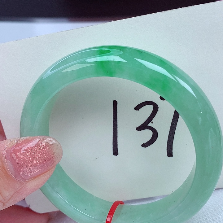 翡翠手镯未镶嵌翡翠