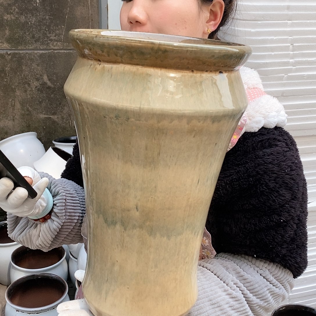 红泥花盆瑕疵口20高37