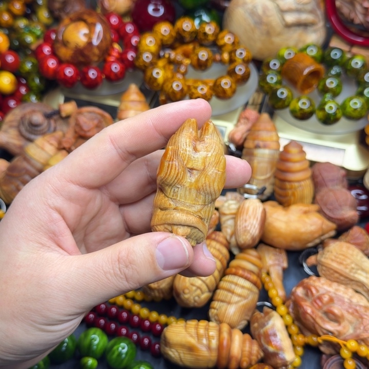 松木琥珀木文玩手串