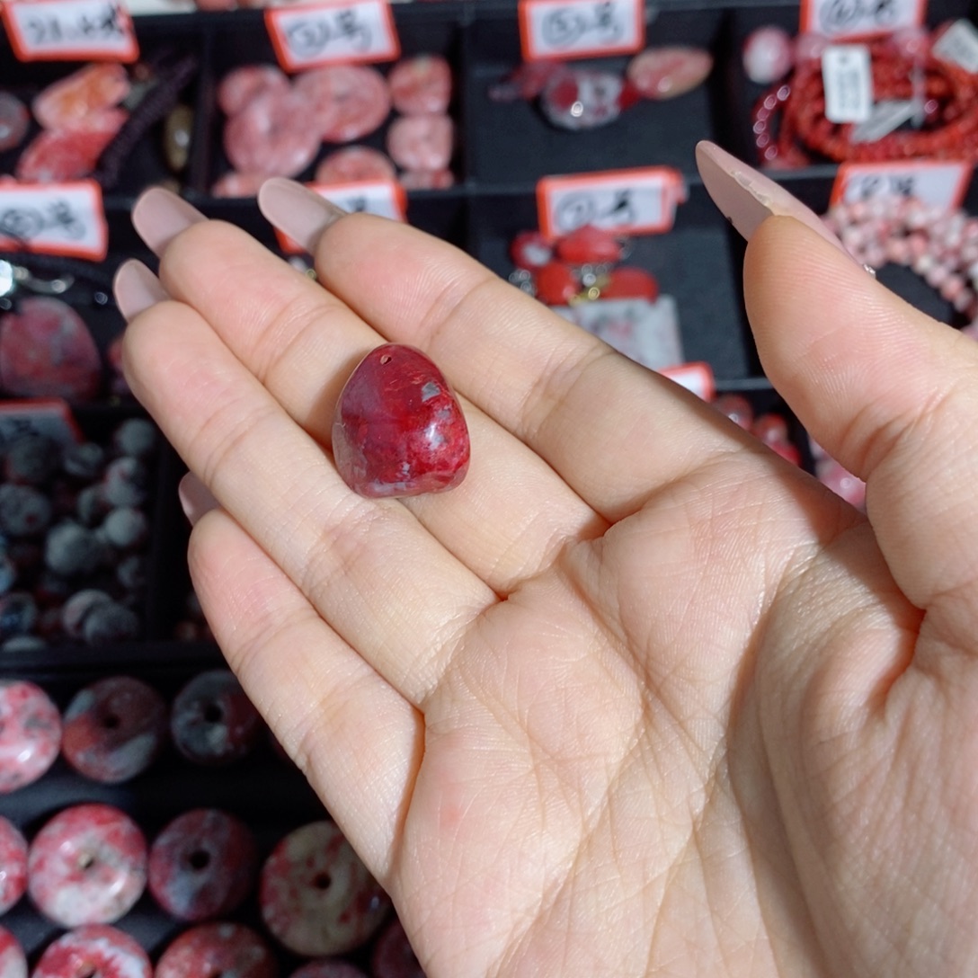 三***风天然辰砂原矿14.5克随形微透