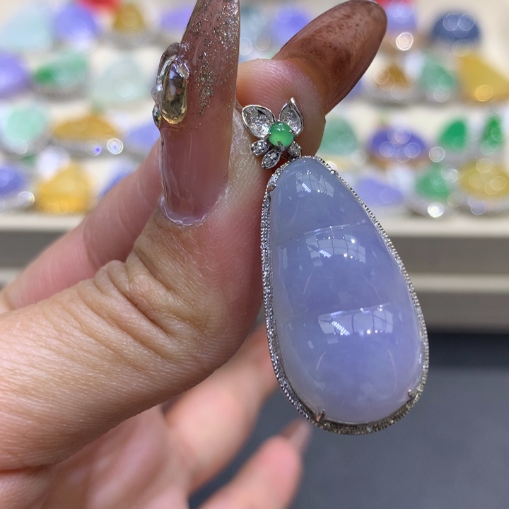 翡翠颈饰18K金镶嵌翡翠