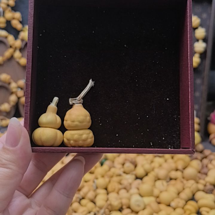 是***雨花墩花墩，菠萝包，菠萝包