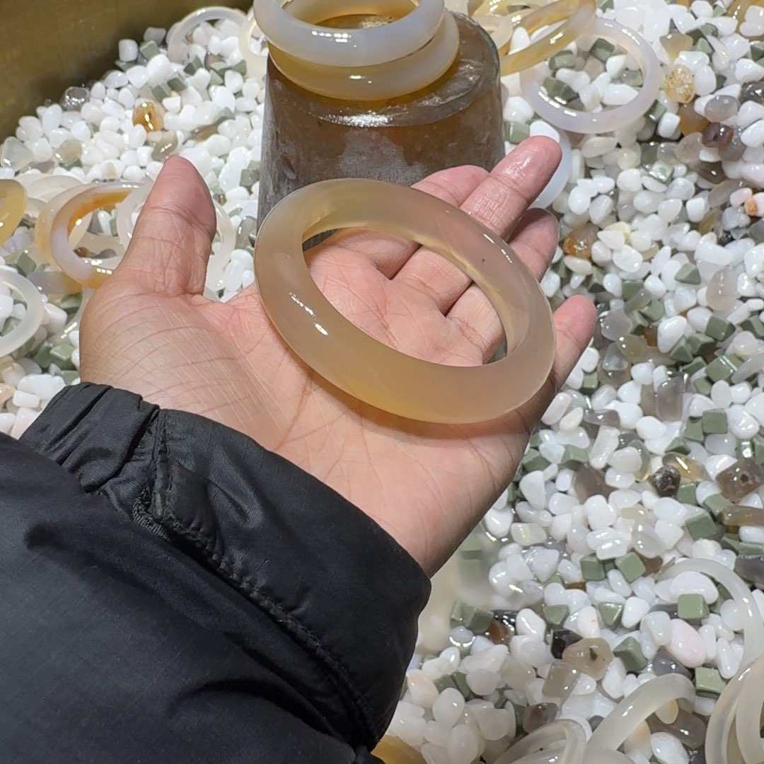 S***.玛瑙/玉髓未镶嵌手镯