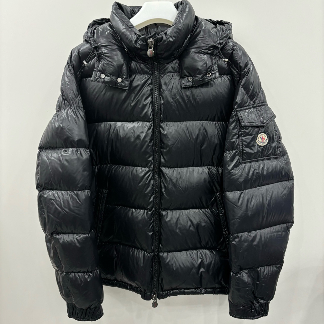 99新 MONCLER maya系列 袖标纯色羽绒服/尺码7/编号6368