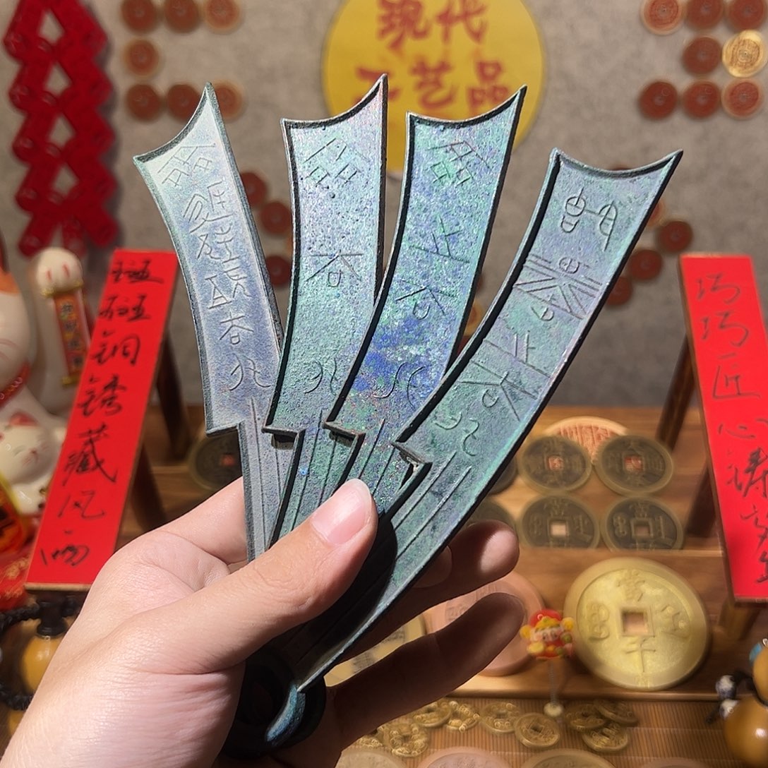贵***非铜现代仿制工艺品
