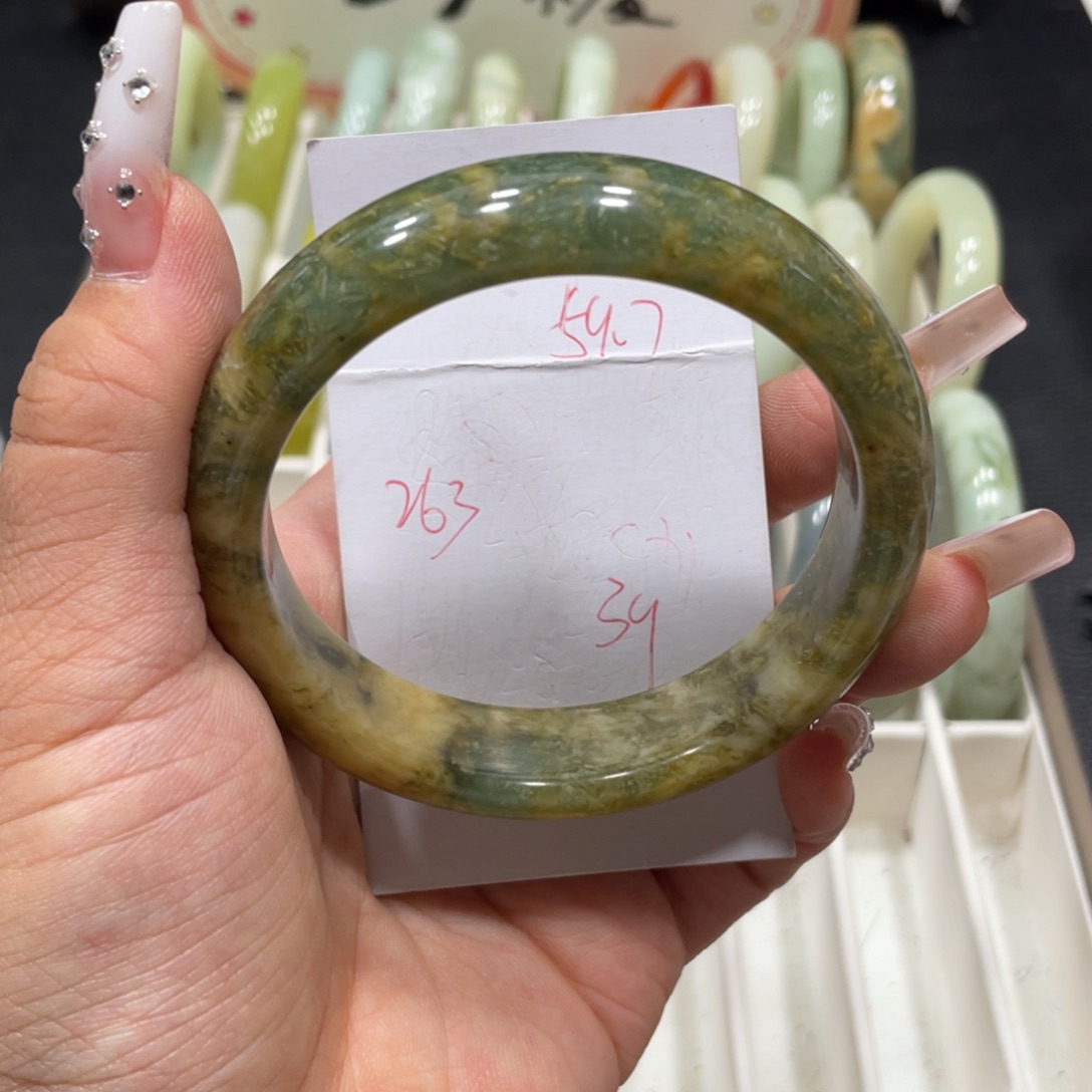 蛇纹石玉未镶嵌手镯