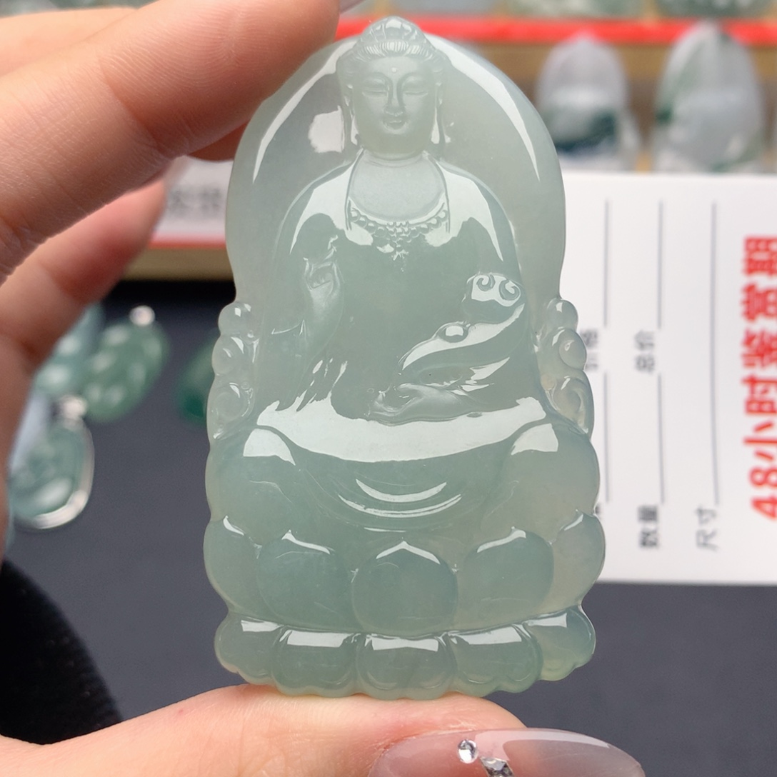 翡翠未镶嵌颈饰素衣观音