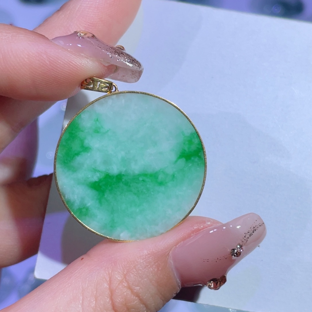 翡翠颈饰18K金镶嵌无事牌