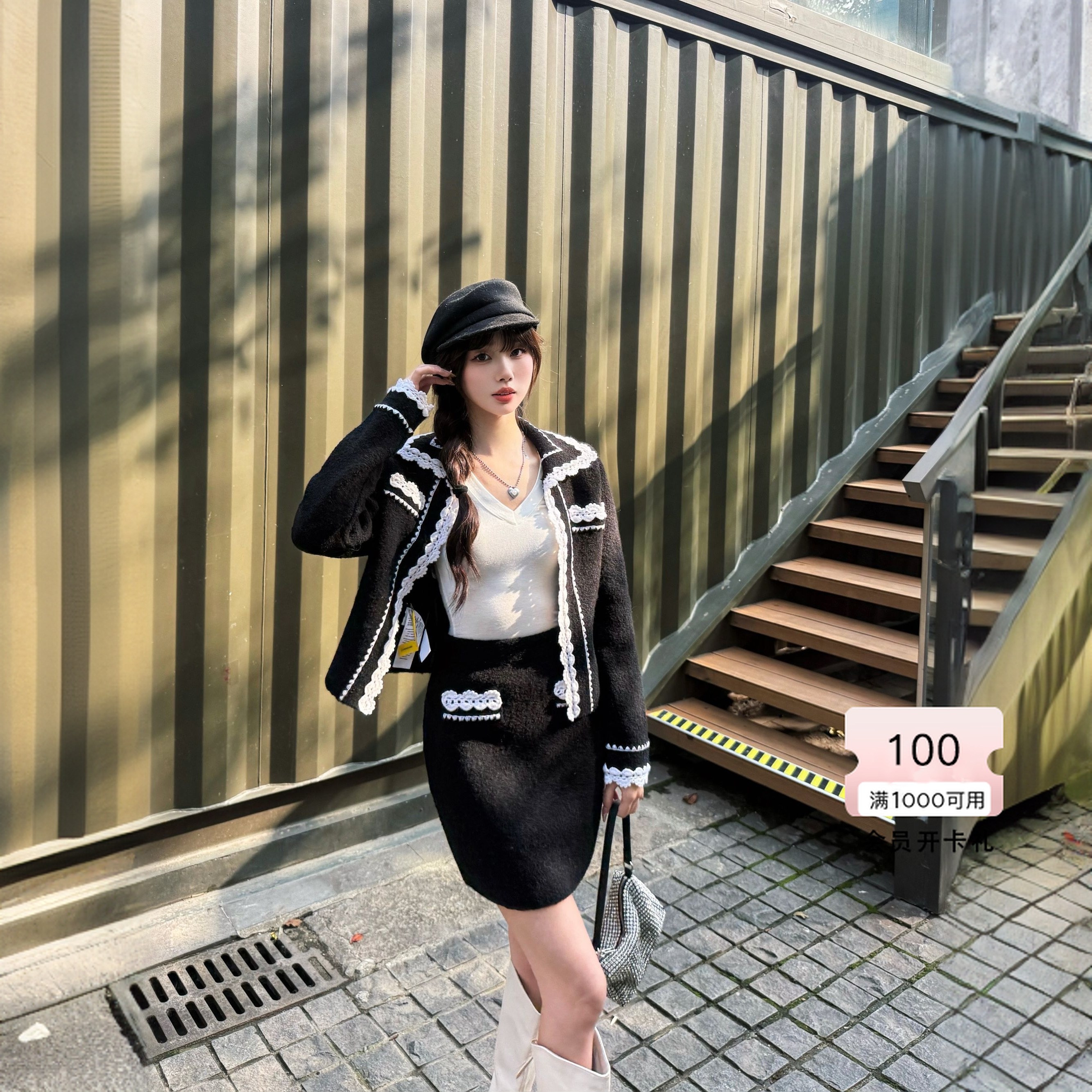 bebe冬季女士含羊毛翻领手钩宽松圈圈颗粒感时尚针织开衫430604