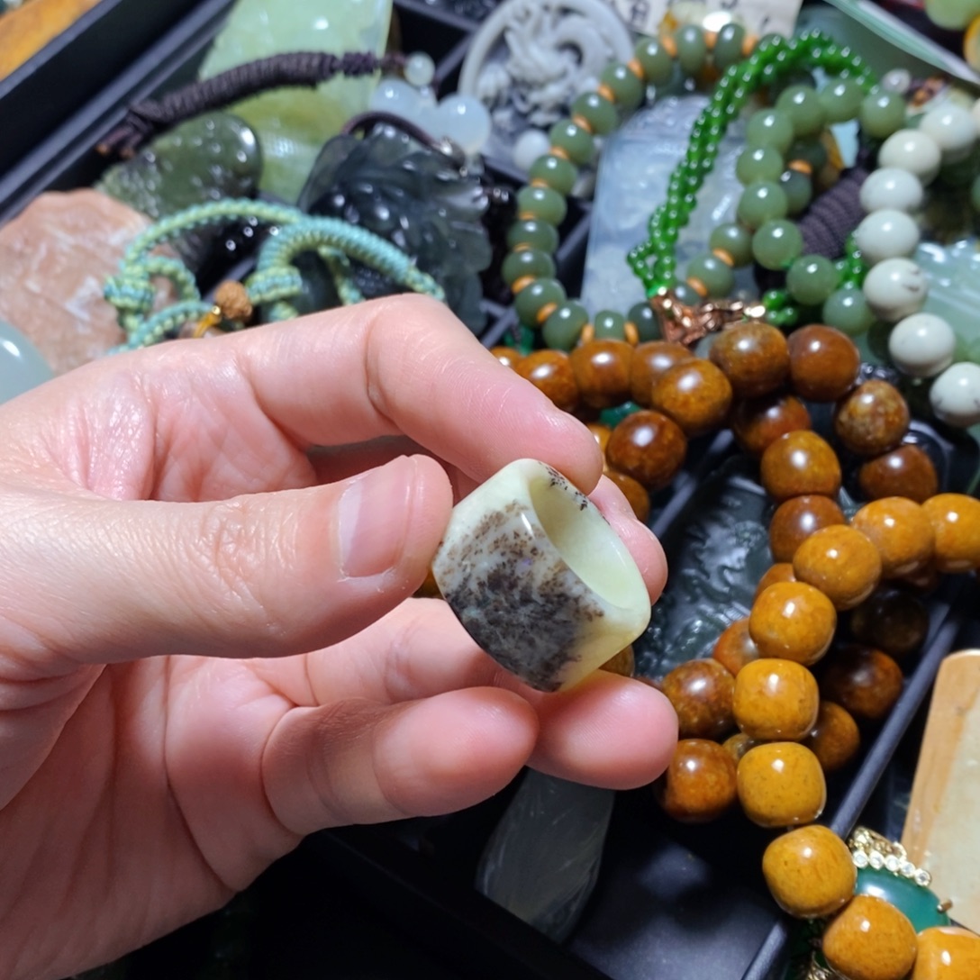蛇纹石玉未镶嵌颈饰18口