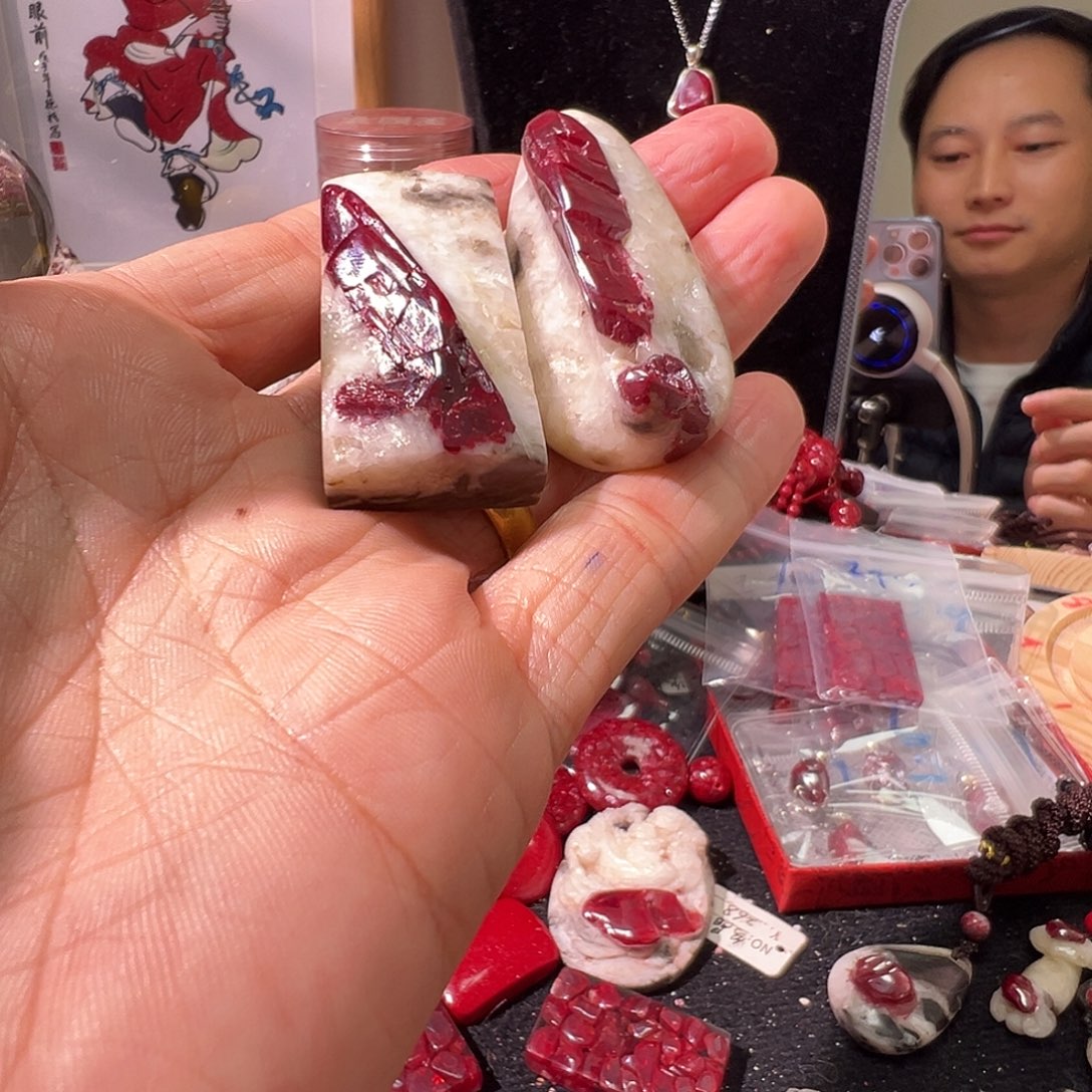 天然辰砂大宝贝晶体带火彩