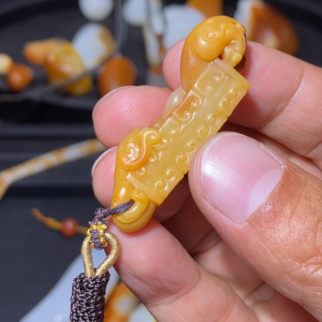 和田玉颈饰未镶嵌