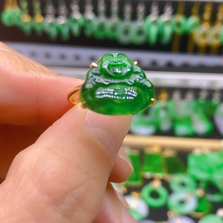 翡翠戒指18K金镶嵌戒指