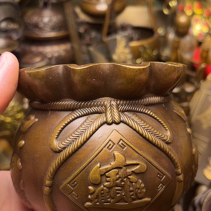 精美铜器批发档口