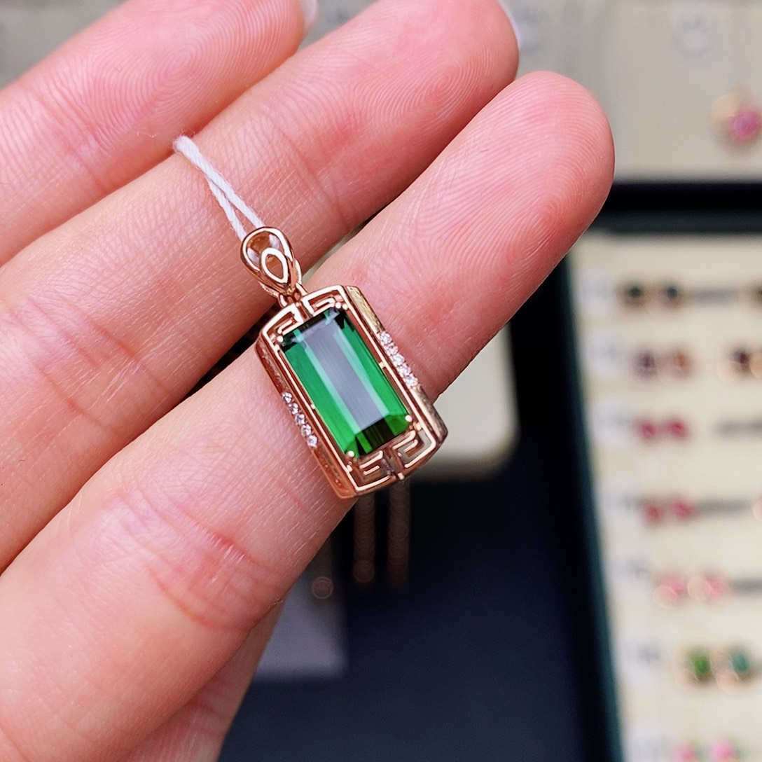 碧玺吊坠18K金镶嵌碧玺