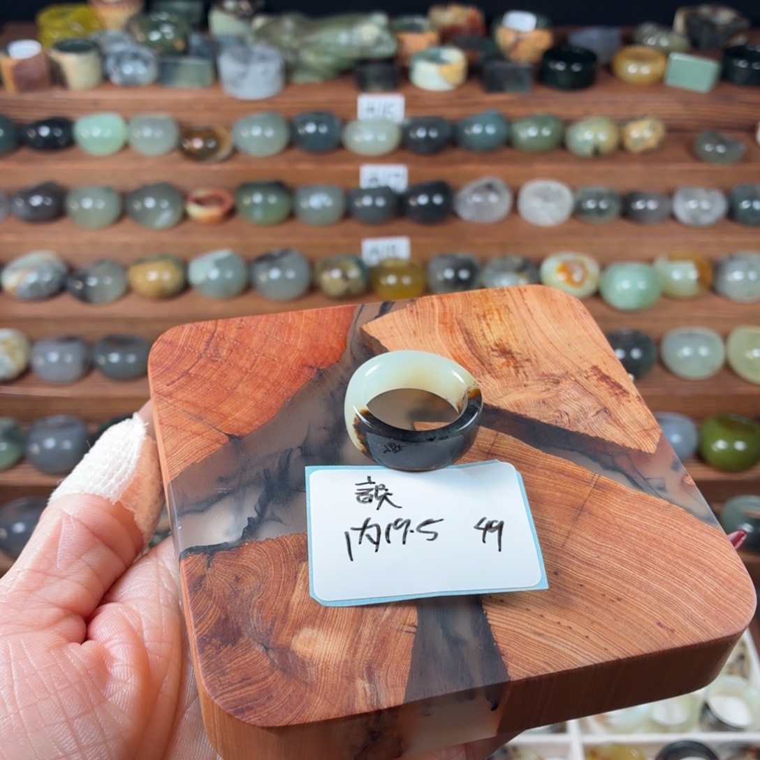 韻***禛蛇纹石玉未镶嵌戒指