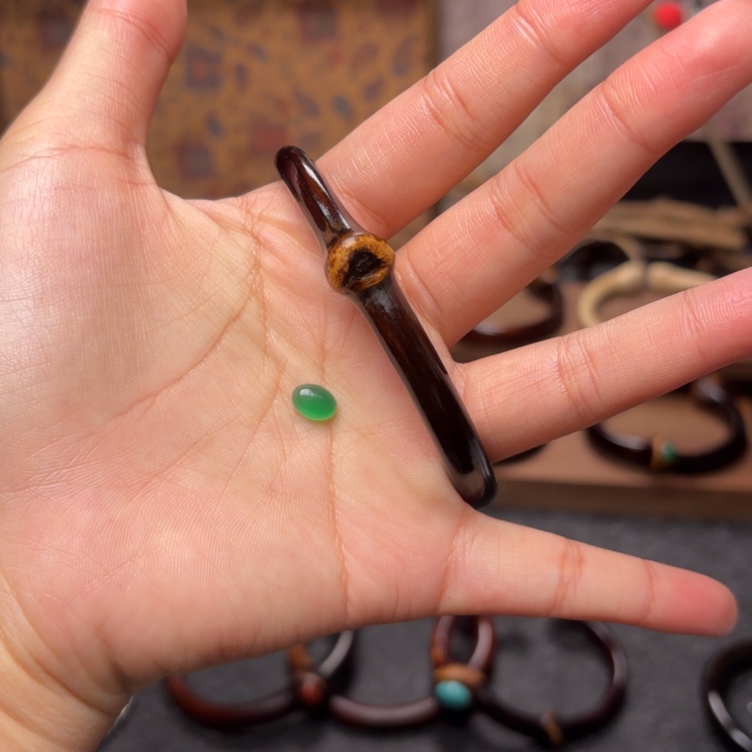 大***儿木质非金属黑藤有节宝石款