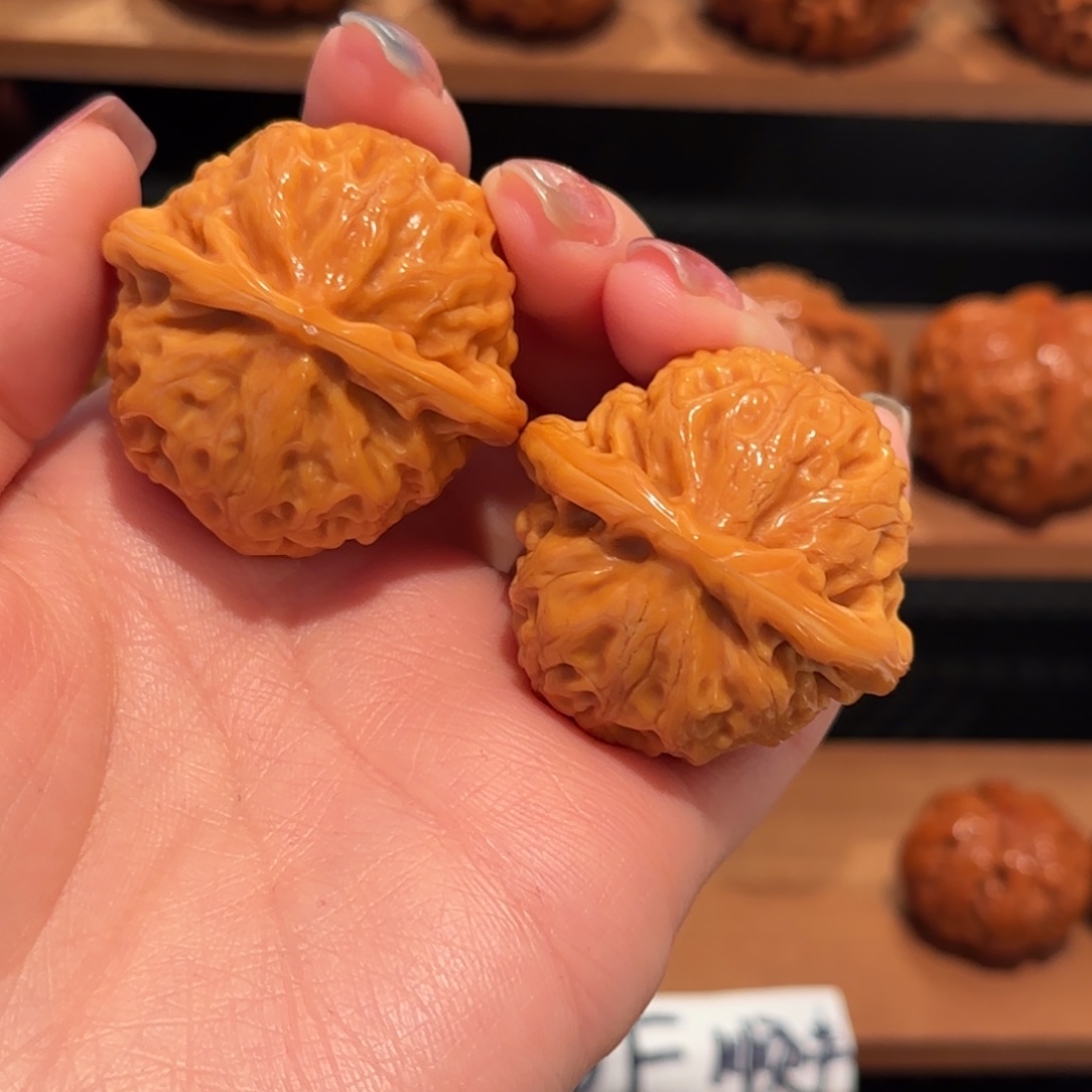 桃核把件宫灯40 精品1380