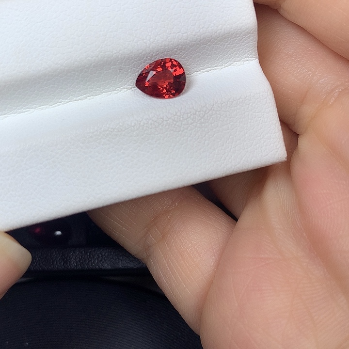 尖晶石裸石1.06ct尖晶石