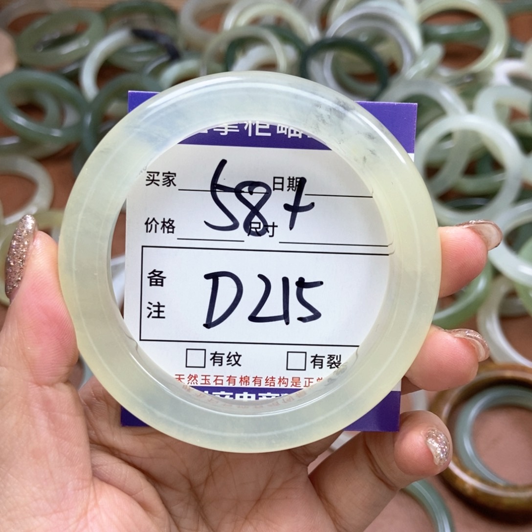 岫玉手镯手镯未镶嵌