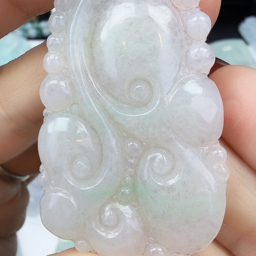 翡翠颈饰未镶嵌如意