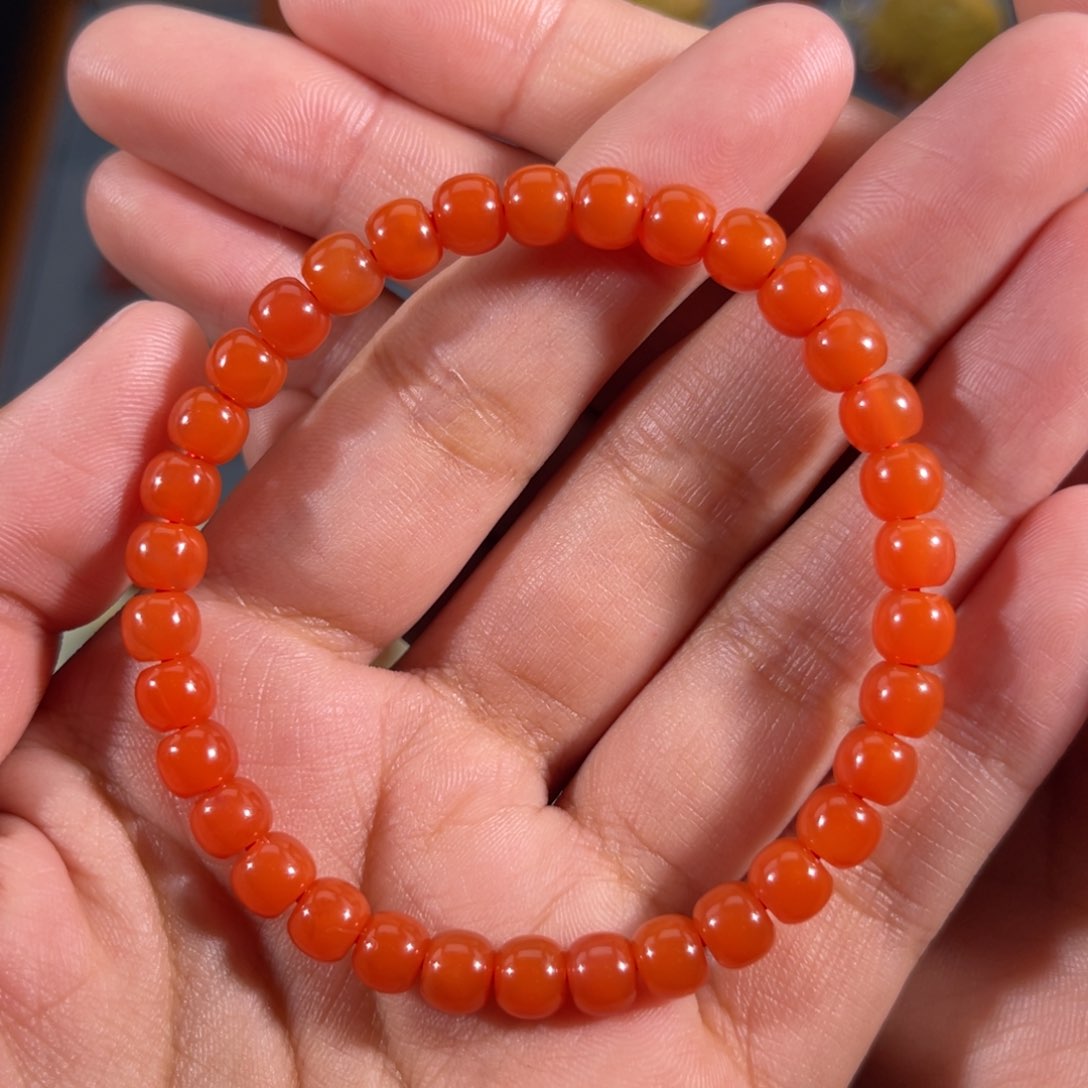 南红玛瑙滴水洞满色满肉老形手串6左右未镶嵌