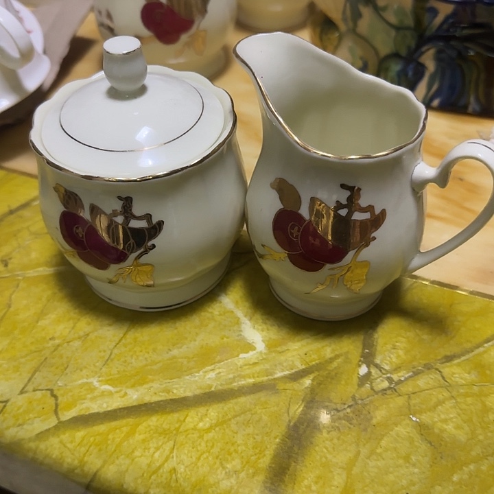 瓷片陶瓷盘子碗啥都有