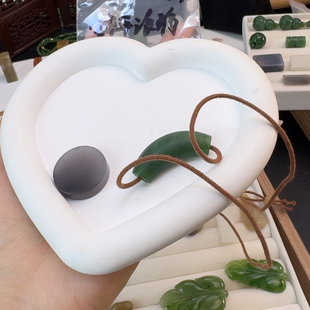 *****和田玉未镶嵌珠宝半成品