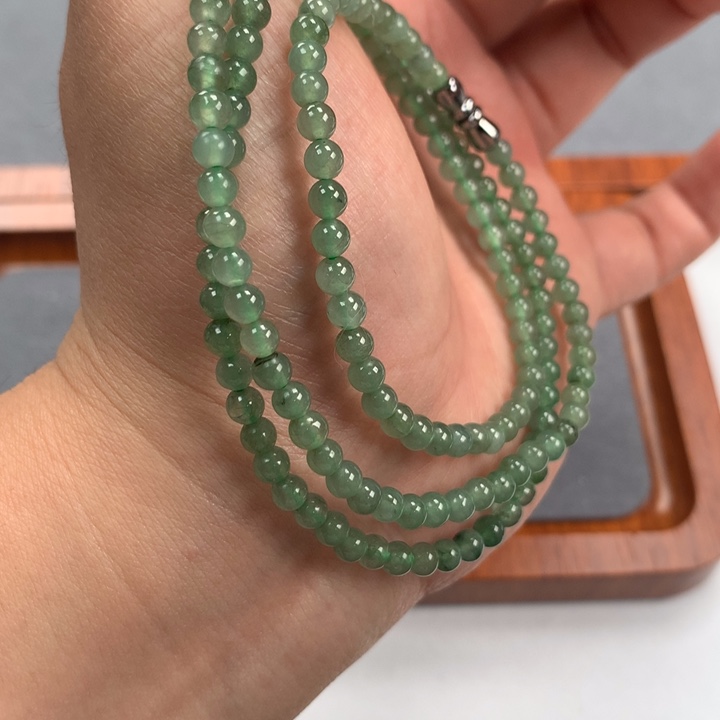 翡翠颈饰未镶嵌小米珠