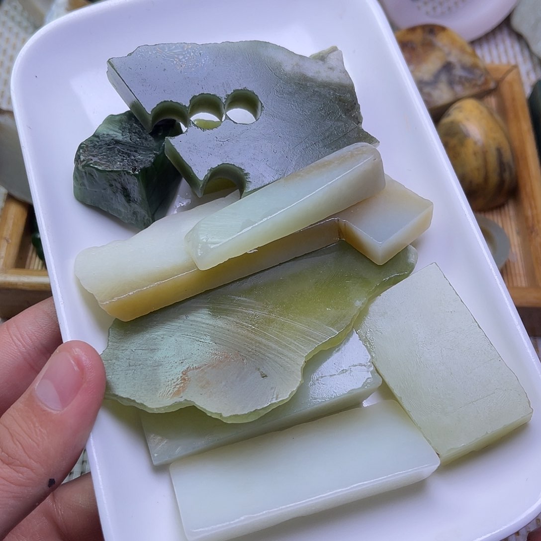 未镶嵌和田玉车挂